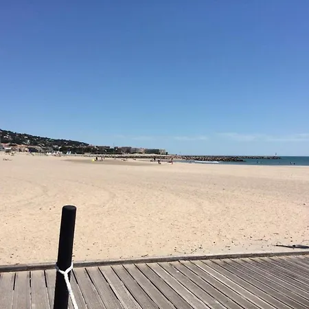 Lumineux Avec Parking Prive, Face A La - - Fr-1-338-561 * Sète