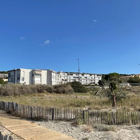 Lumineux Avec Parking Privé, Face à La – - Fr-1-338-561 Sète
