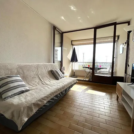 Lumineux Avec Parking Prive, Face A La - - Fr-1-338-561 Appartamento *