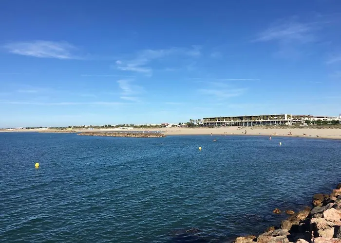 Lumineux Avec Parking Prive, Face A La - - Fr-1-338-561 * Sète